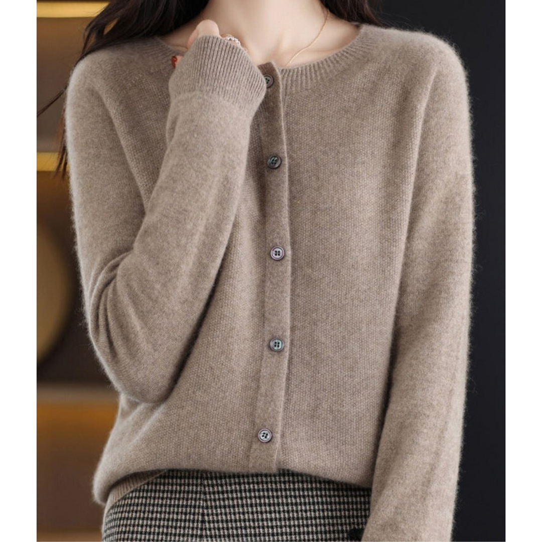 Katharina | Damen Strickjacke mit klassischer Knopfleiste
