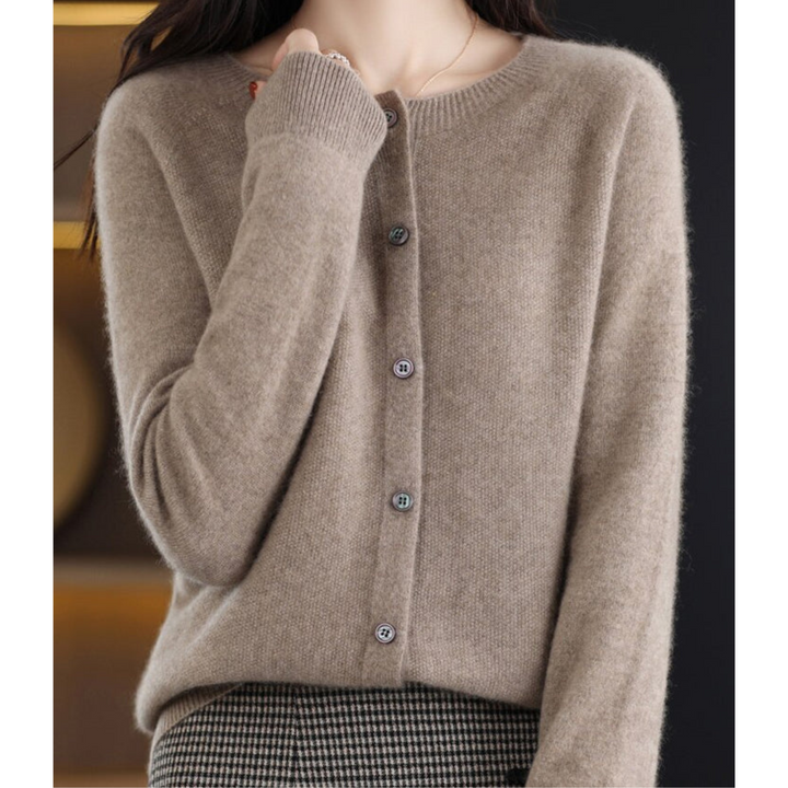 Katharina | Damen Strickjacke mit klassischer Knopfleiste