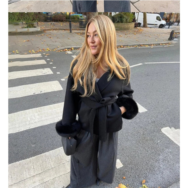 Daniela | Damenmantel mit Gürtel und Kunstfellärmeln