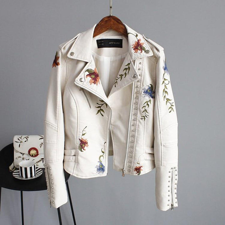Monika | Brodert Jakke med Elegant Stil