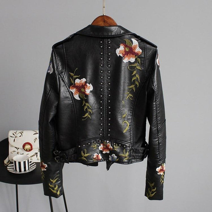 Monika | Brodert Jakke med Elegant Stil