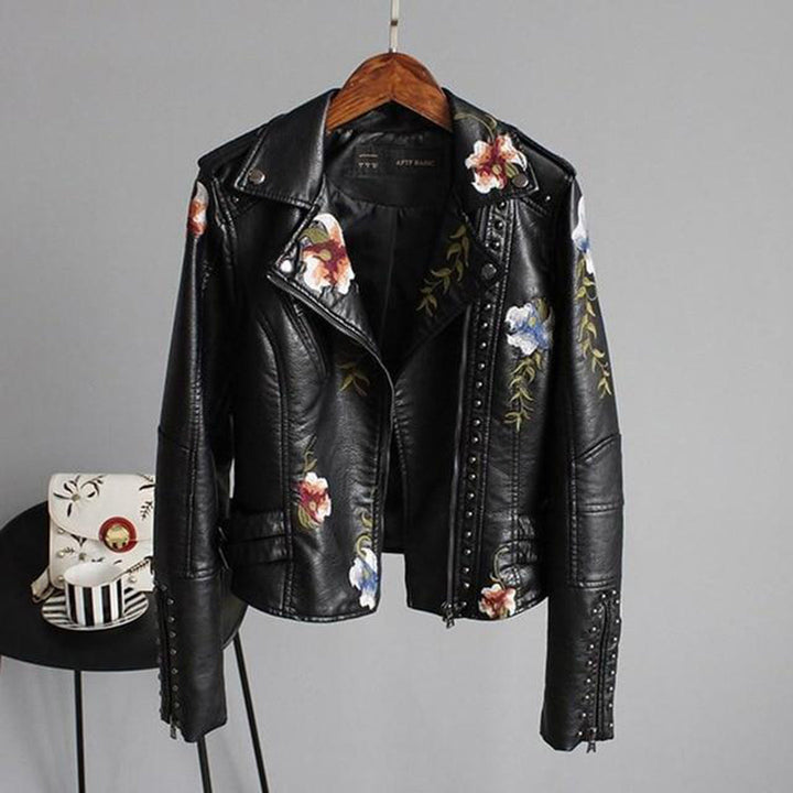Monika | Brodert Jakke med Elegant Stil