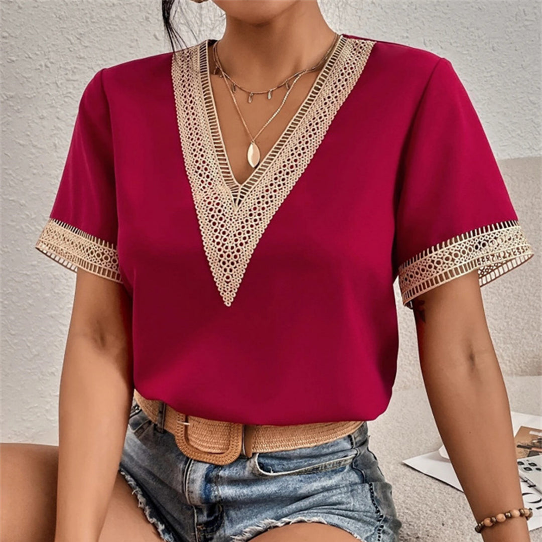 Karin | Stilfull Bluse med V-hals Detalj