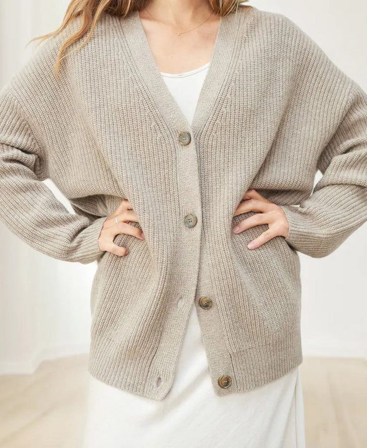Johanna | Damen Oversized Strickjacke mit Knöpfen