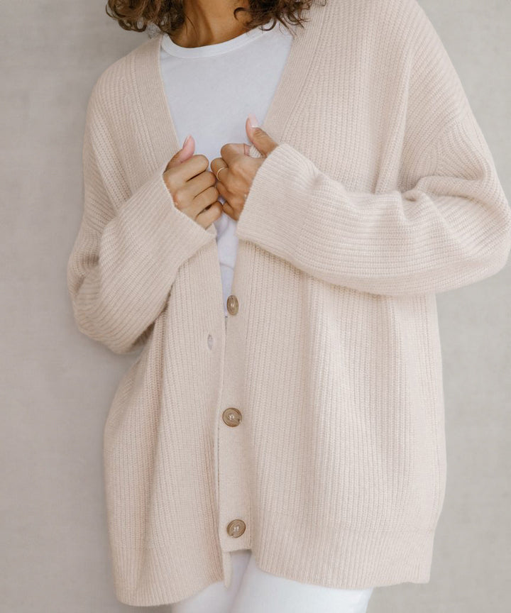 Johanna | Damen Oversized Strickjacke mit Knöpfen
