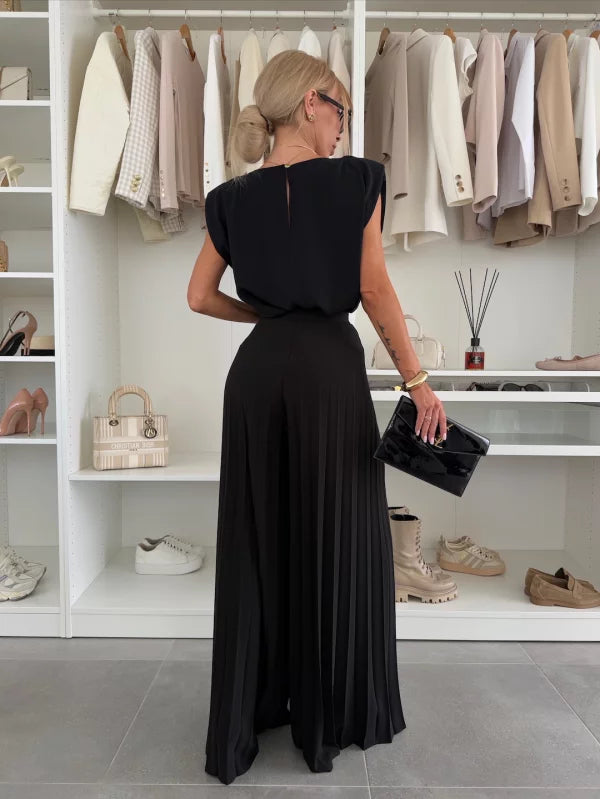 Annette | Stilfullt Dame Sett med Plisserte Bukser og Topp