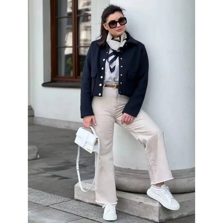 Lara | Damen Smart-Casual kurz geschnittene Jacke mit Knopfleiste vorne