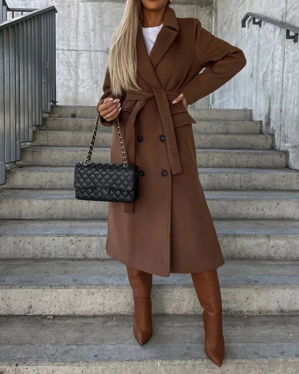 Ingvild | Elegant Dame Dobbelt­radet Lang Kåpe
