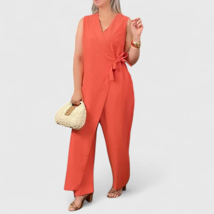 Emma | Damen Ärmelloser Jumpsuit mit Wickeloptik und Taillengürtel