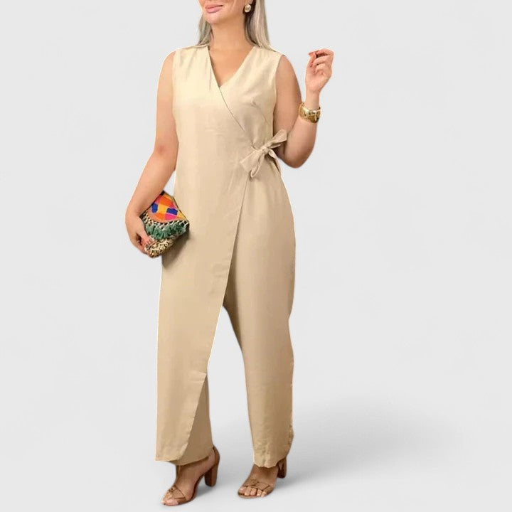 Emma | Damen Ärmelloser Jumpsuit mit Wickeloptik und Taillengürtel