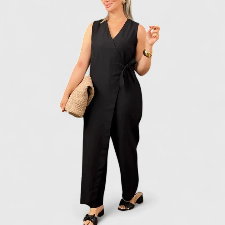 Emma | Damen Ärmelloser Jumpsuit mit Wickeloptik und Taillengürtel