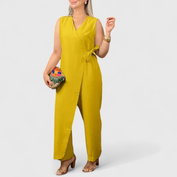 Emma | Damen Ärmelloser Jumpsuit mit Wickeloptik und Taillengürtel